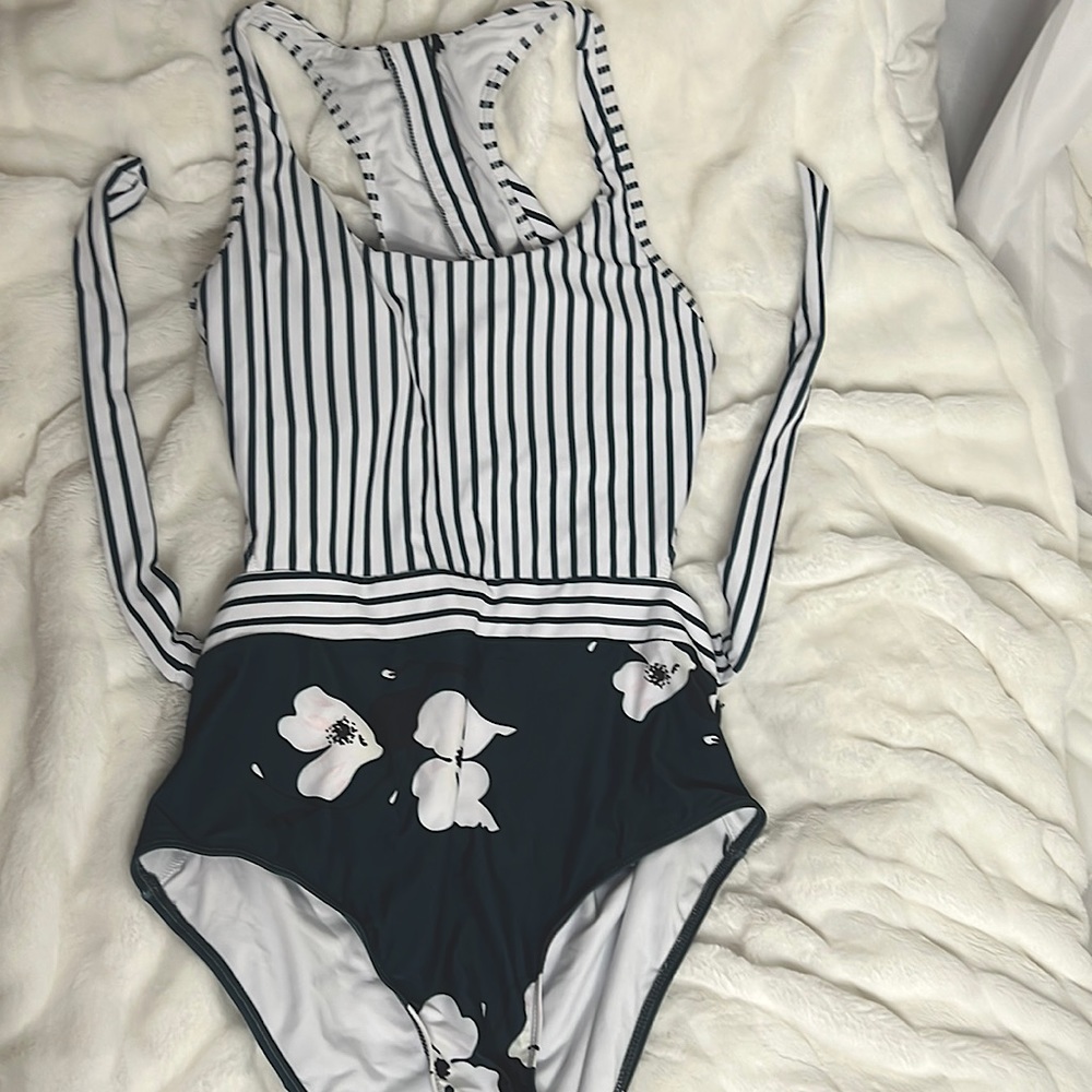 Meet Curve One Piece Swimsuit XXL Stripes Back Zipper